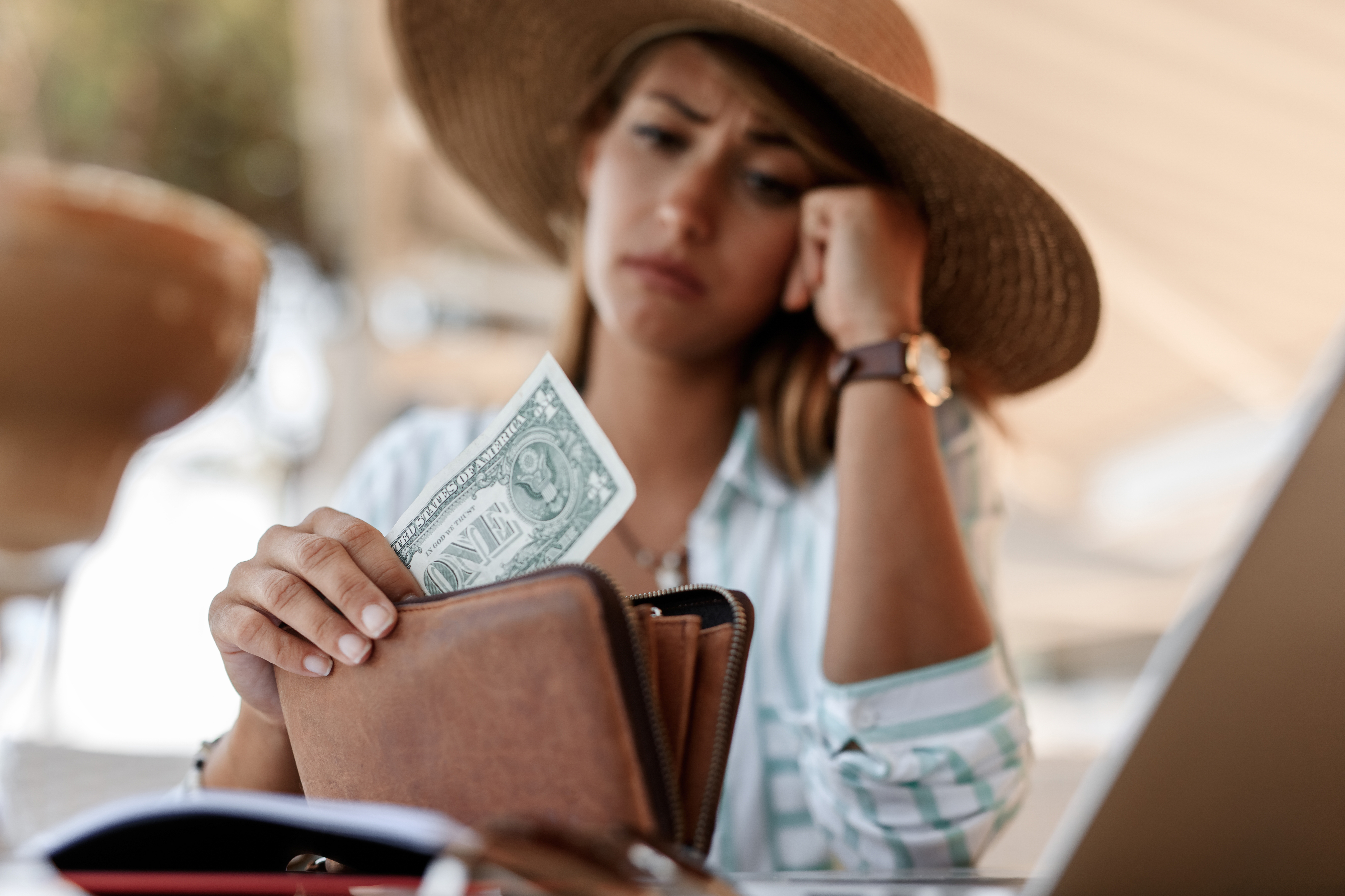 Por que se trancar em eventos corporativos anula o verdadeiro aprendizado da sua viagem