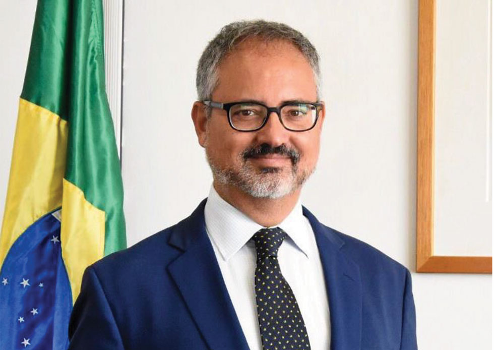 O Papel Estratégico do Consulado-Geral em Orlando e o Apoio à Comunidade Brasileira