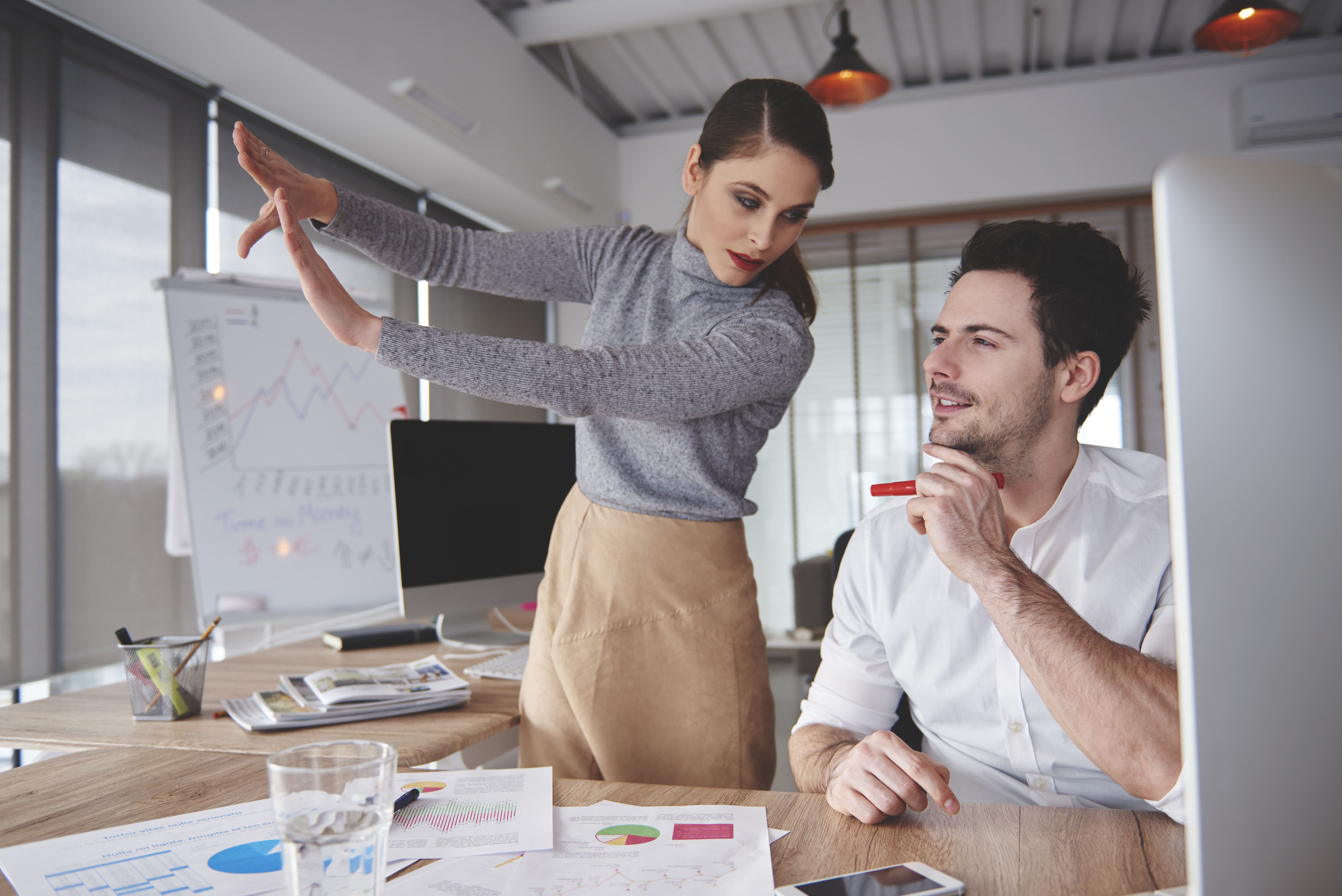 Transição do emprego formal para o empreendedorismo exige leitura estratégica de mercado 