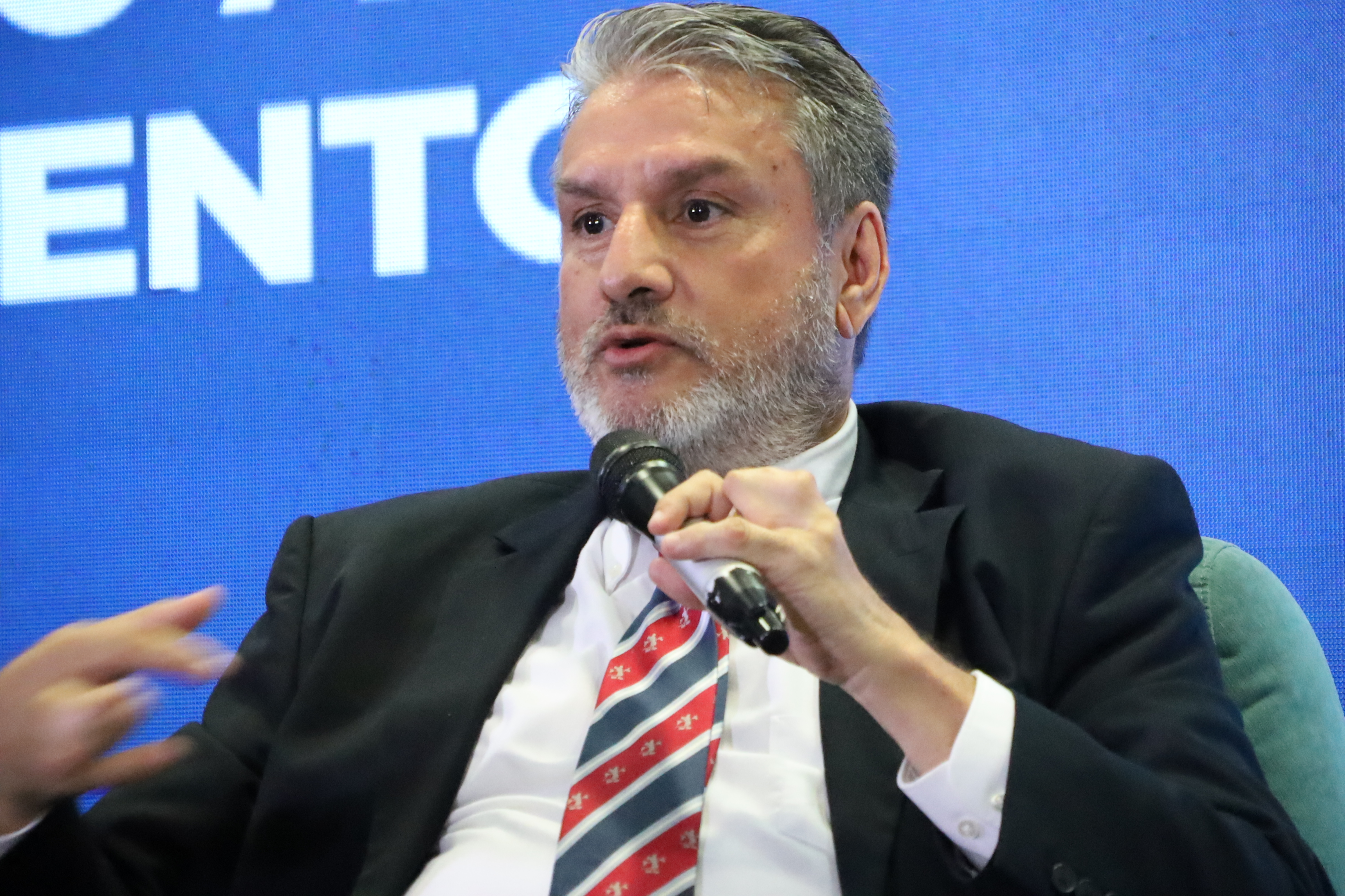 Peter Roman revela por que seu cliente não compra o que você vende